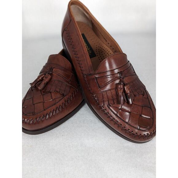 Easy Spirit Mens shoes 9.5B NIB Leather Upper Made In Brazil